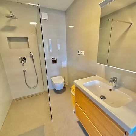 Niki Apartment